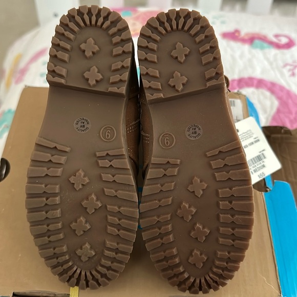 There about memory foam toddler girl boots - Picture 4 of 4